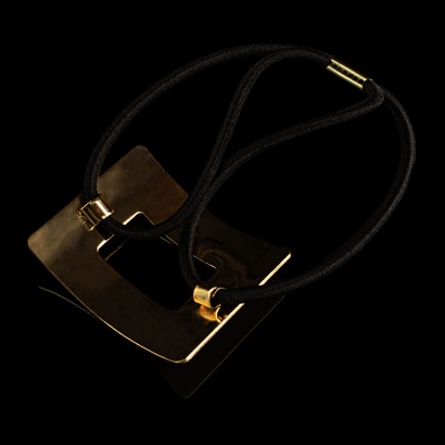 Резинка для волос с металлическим декором " KRA-1993 " чёрная/под золото фото 106184